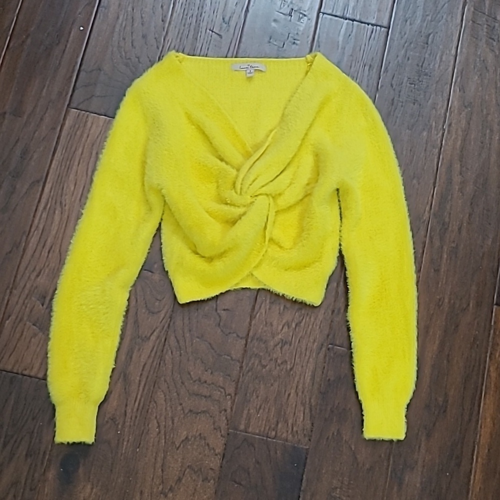 Love Tree Yellow Twist Front Cropped Sweater size Medium - Comfy, Cozy & Warm